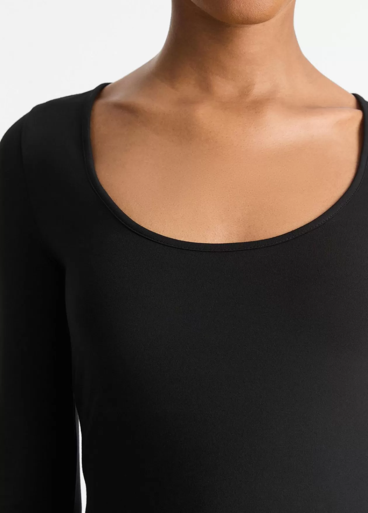 Store Vince Long-Sleeve Scoop Neck T-Shirt black